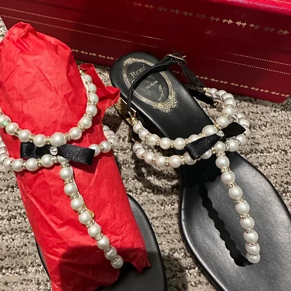 RENE CAOVILLA
Eliza 40 Leather Pearl Thong Heeled Sandals - Picture 2 of 6